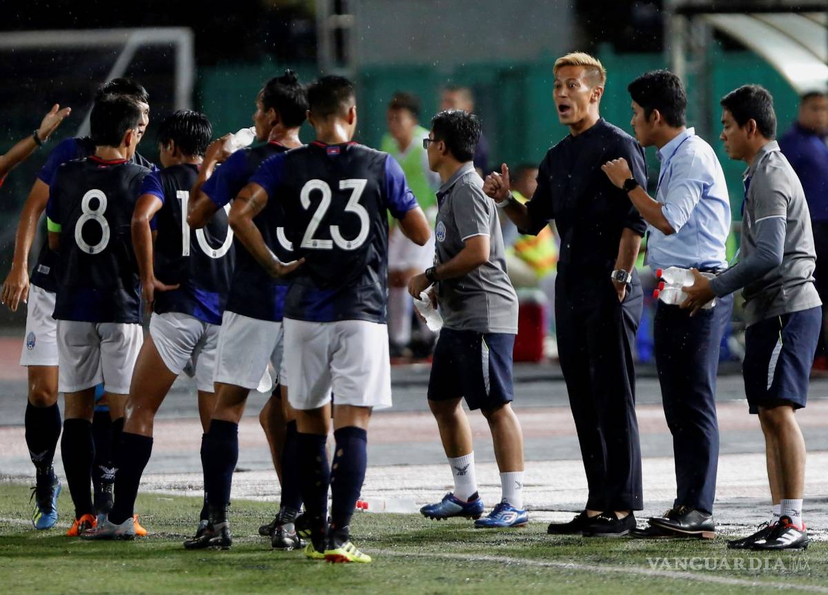 $!Honda no la 'arma' en su debut con Camboya