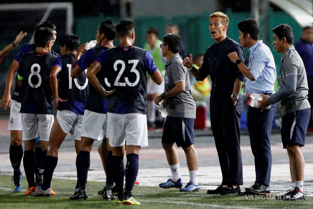 $!Honda no la 'arma' en su debut con Camboya