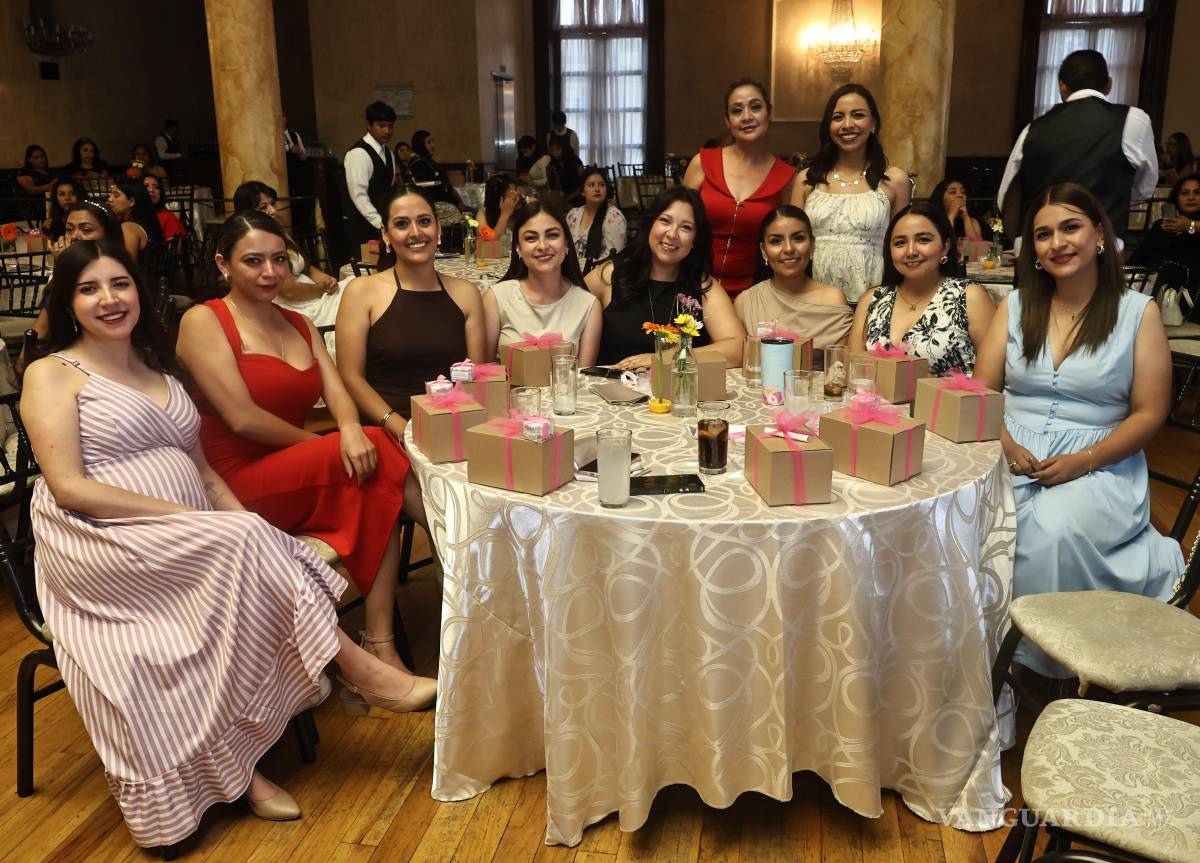 $!El Casino de Saltillo fue sede de la celebración a la que asistieron 200 de las 300 madres de familia que laboran en Tupy.