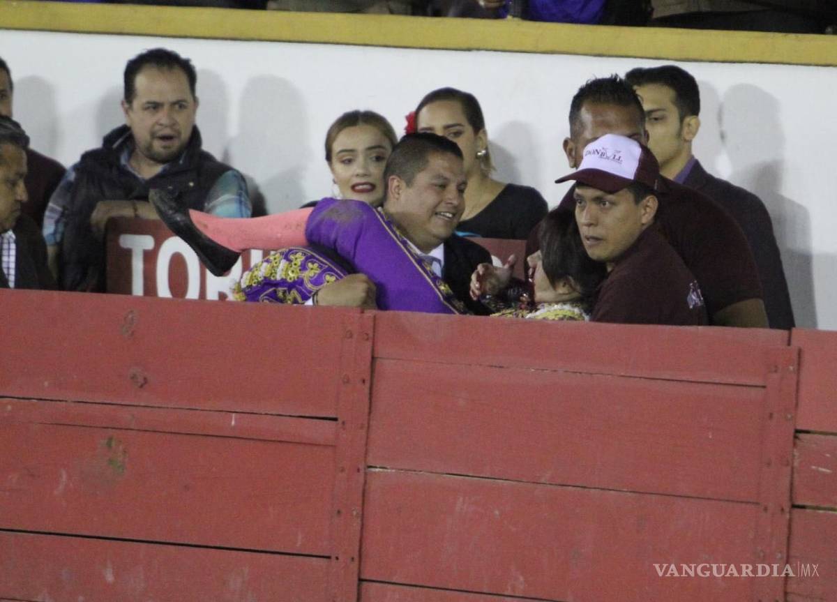 $!Toro le destroza la mandíbula a Hilda Tenorio