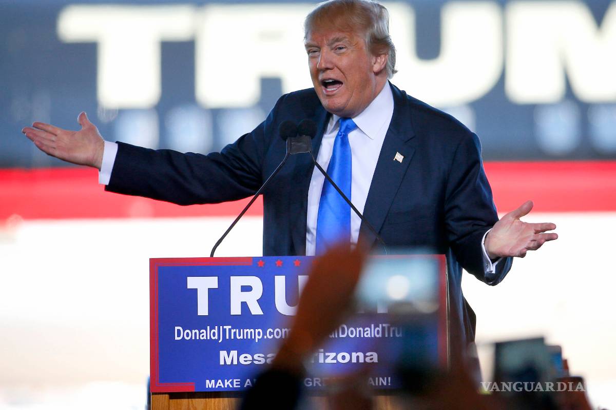 Trump acusa a Clinton de inventar que yihadistas usan videos de él