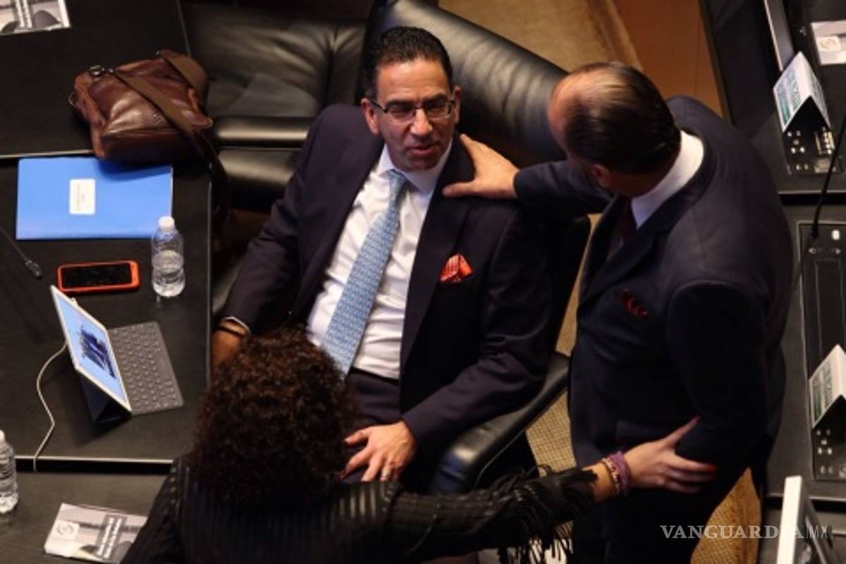 Senadores se van otra vez de puente... con 65 acuerdos pendientes