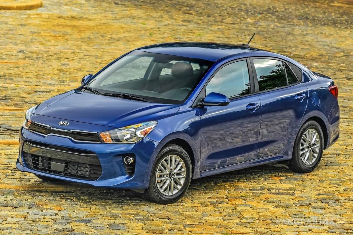 KIA Rio Sedán con mejor equipamiento para su versión de acceso en México