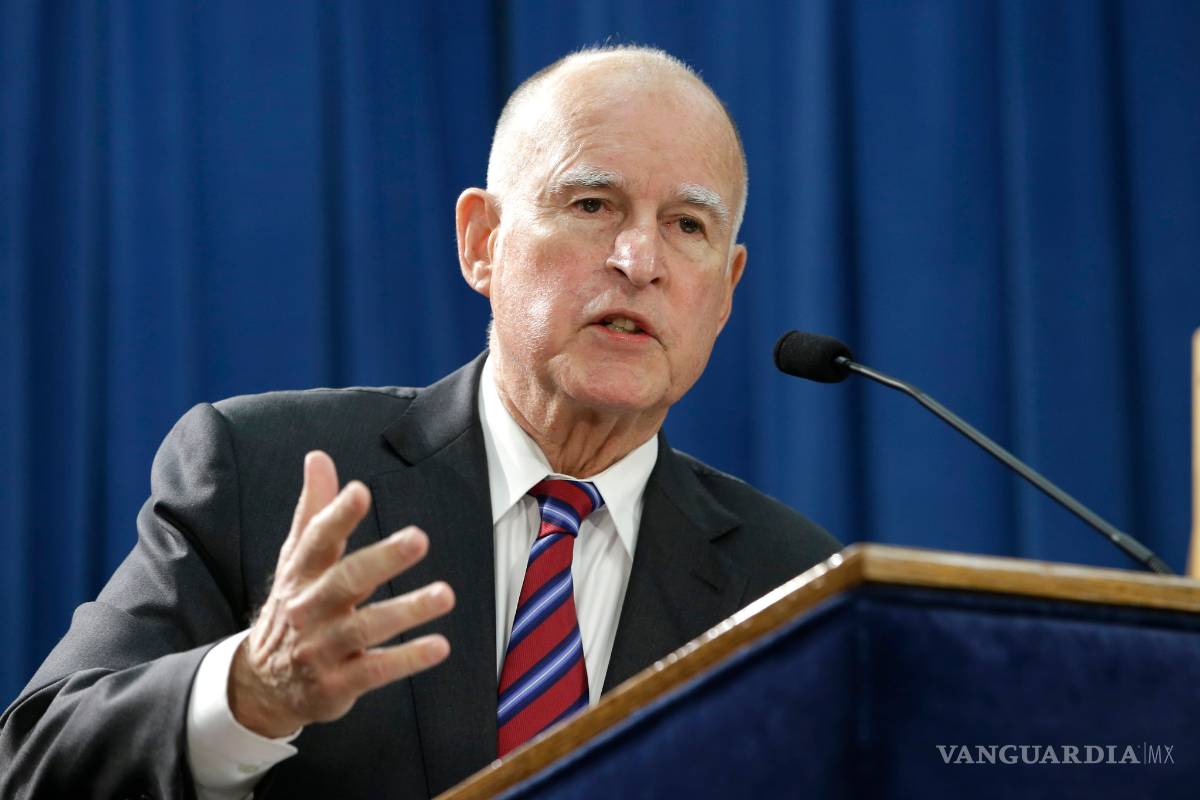 Gobernador de California afirma que Trump es 'mentiroso y tonto'