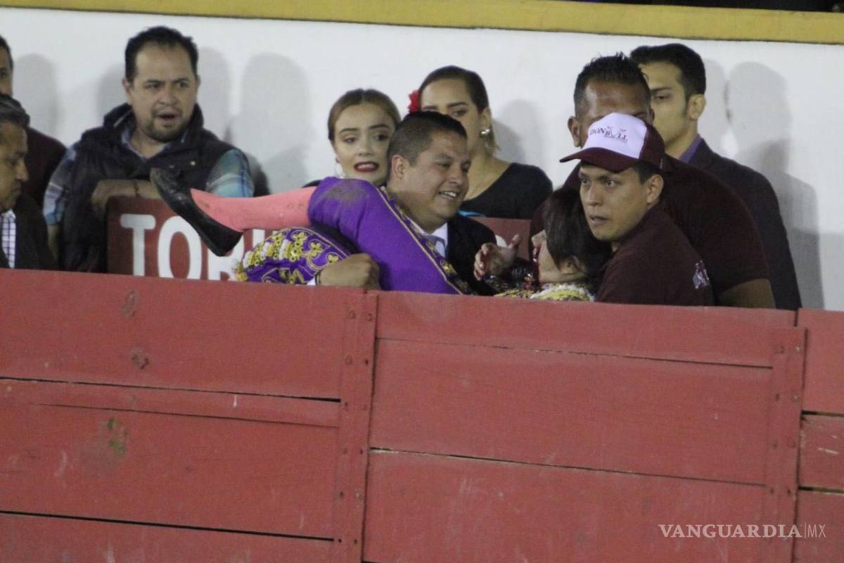 $!Toro le destroza la mandíbula a Hilda Tenorio