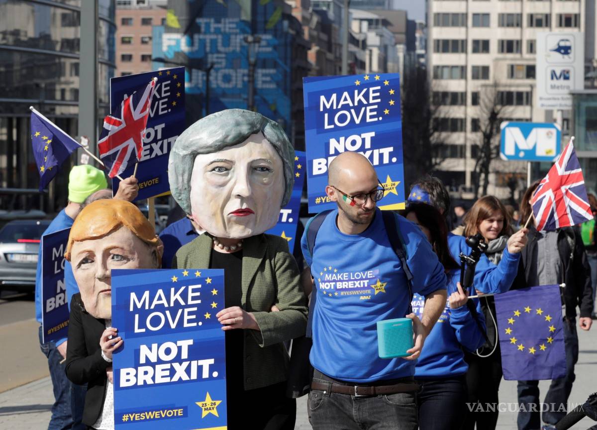 $!Hoy cumbre clave en la Unión Europea para el futuro del "brexit", más de un millón de personas piden revocarlo