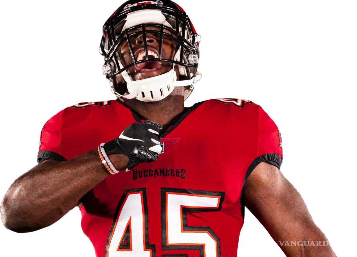 $!Los Buccaneers estrenan uniformes