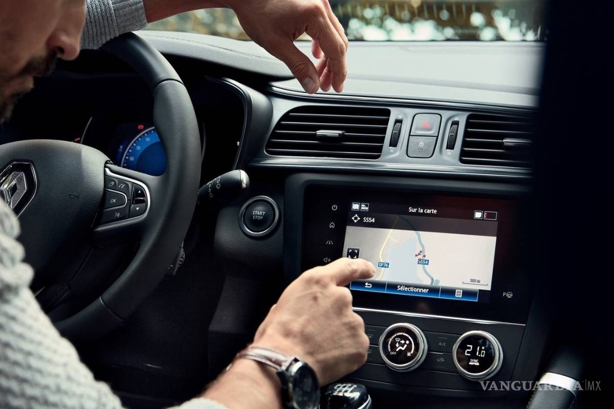 ¿No más pantallas táctiles en autos?, Mazda las dejará porque usarlas puede causar accidentes