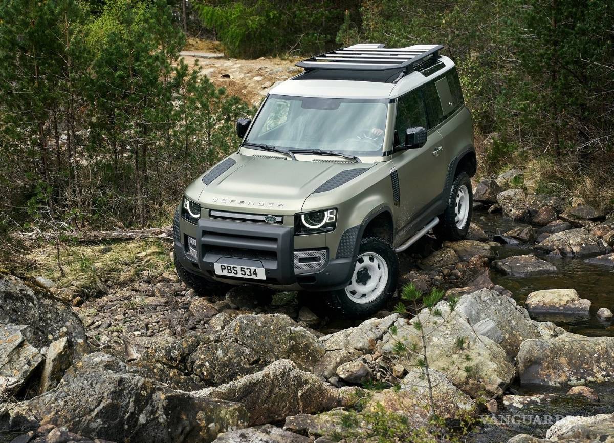 $!El nuevo Land Rover Defender puede cruzar lo que sea sin dejar de ser lujoso y cómodo