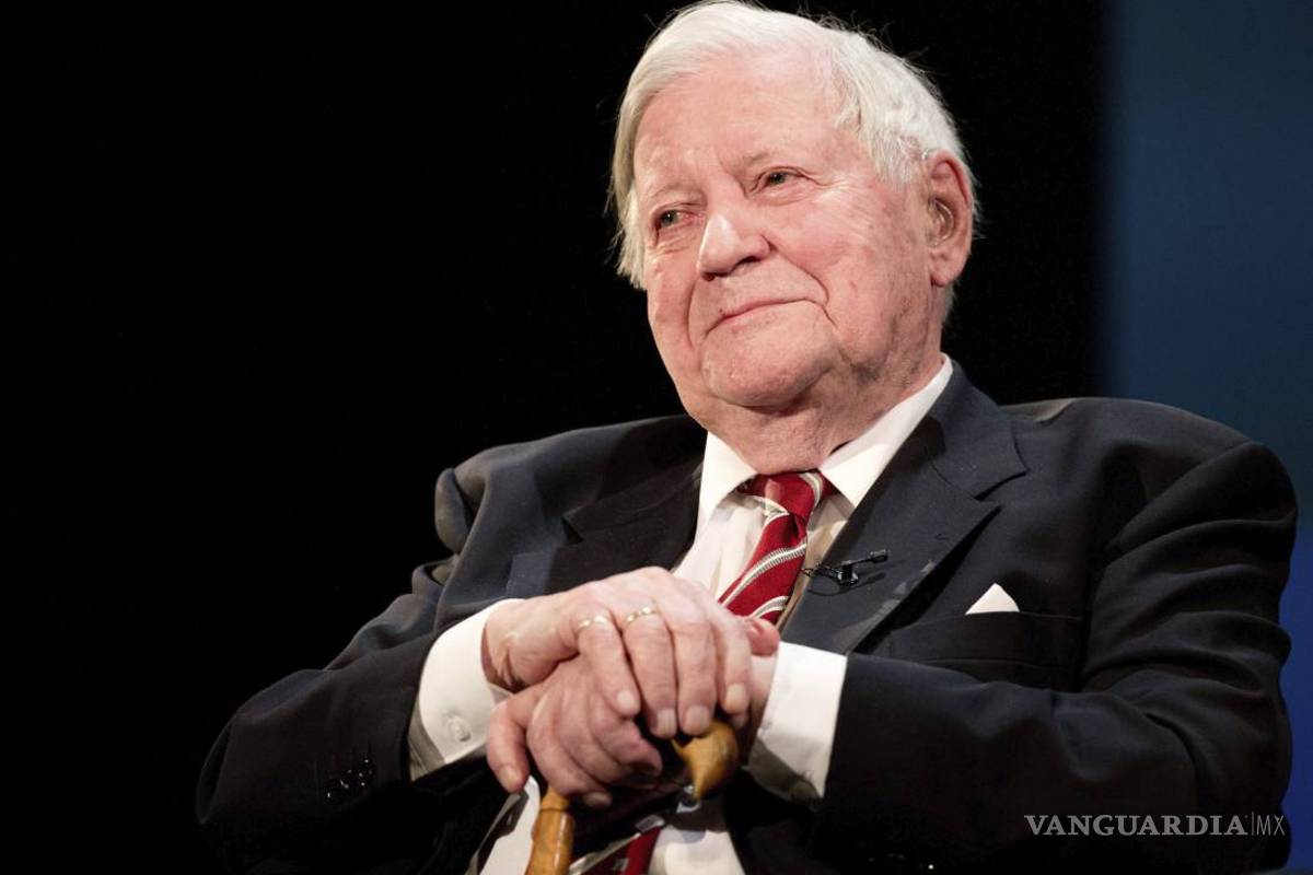Muere el ex canciller alemán Helmut Schmidt