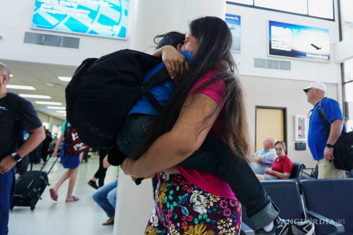 Más lejos de sus hijos: el drama que viven padres deportados