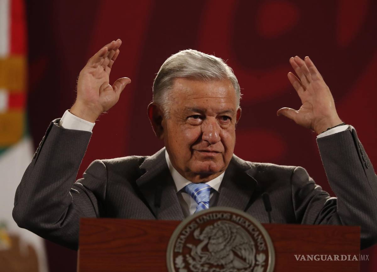 $!El presidente de México, Andrés Manuel López Obrador, habla durante una conferencia de prensa en el Palacio Nacional, en Ciudad de México (México).