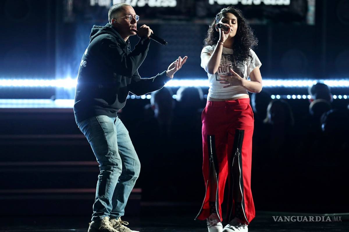 La canción para evitar suicidios que cautivó a los Grammys