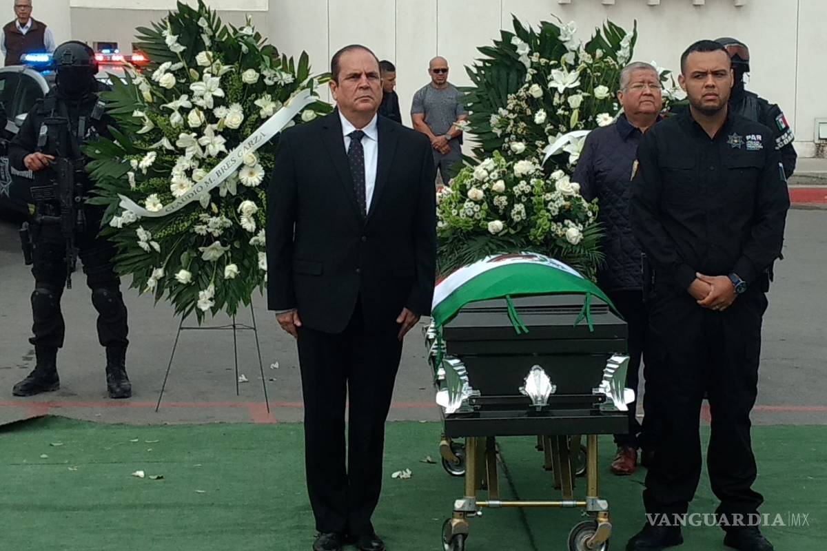 Rinden homenaje a policía municipal de Piedras Negras asesinado por sicarios