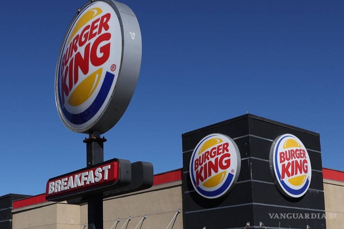 Burger King debe pagarle 8 millones de dólares porque se cayó en el baño