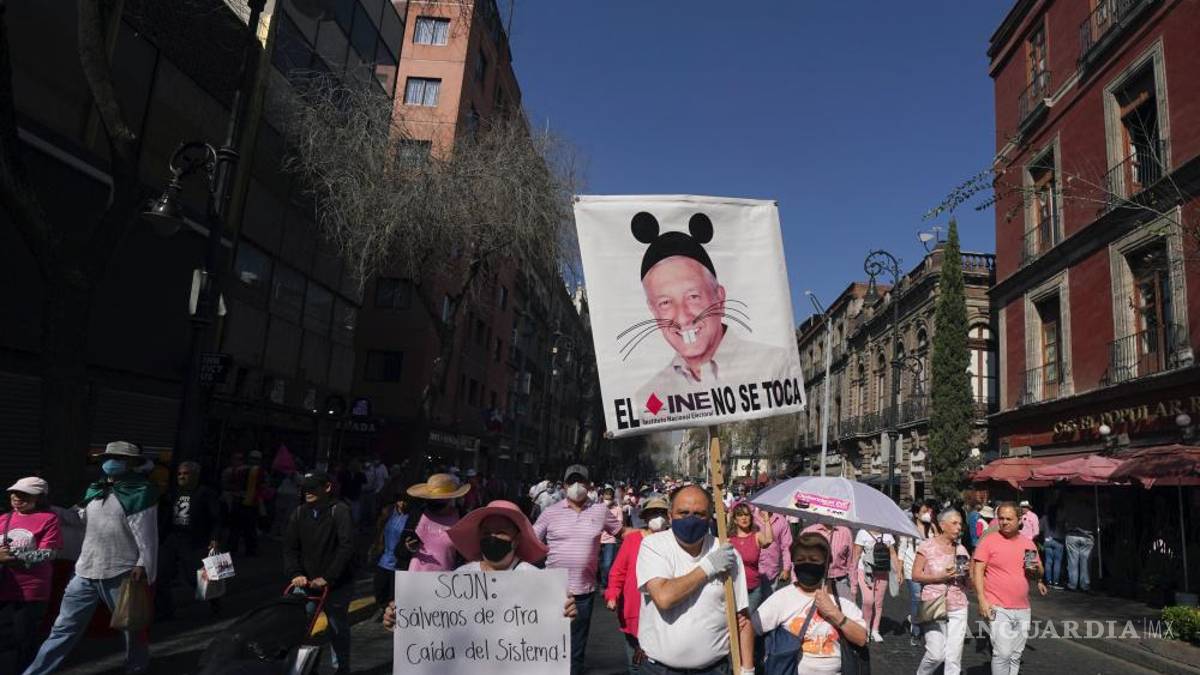 Así toman las calles y plazas miles de mexicanos para defender al INE (Fotos)
