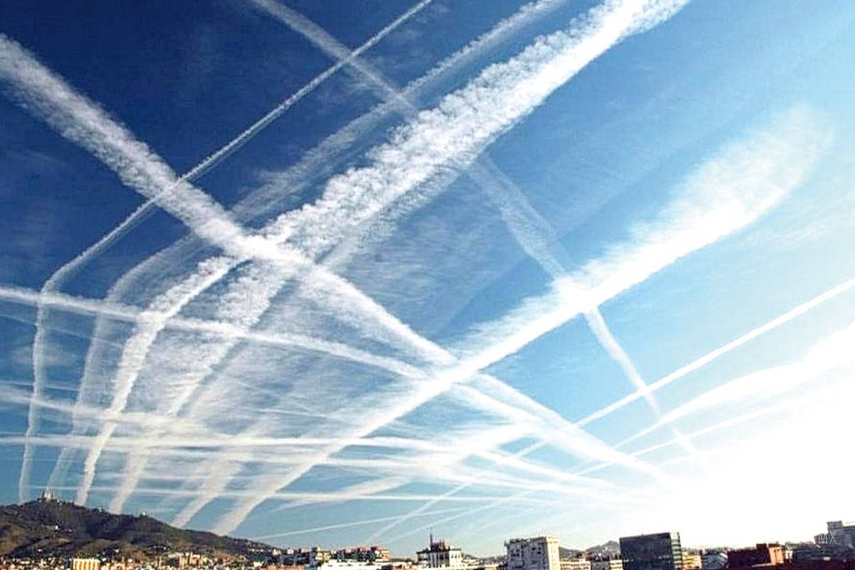 Chemtrails... ¿estelas de condensación o en realidad son químicos que dañan la salud y cambian el clima?