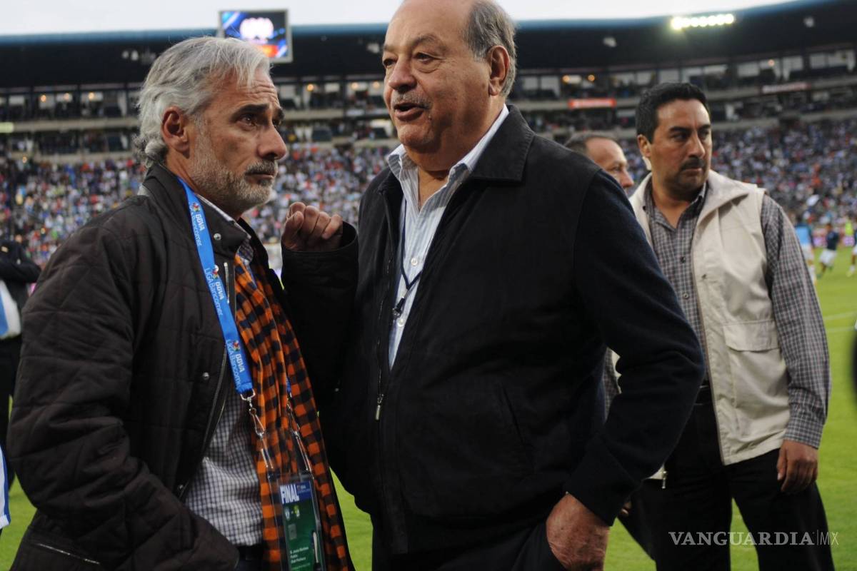 Slim sale del futbol mexicano al vender sus acciones de Pachuca y León