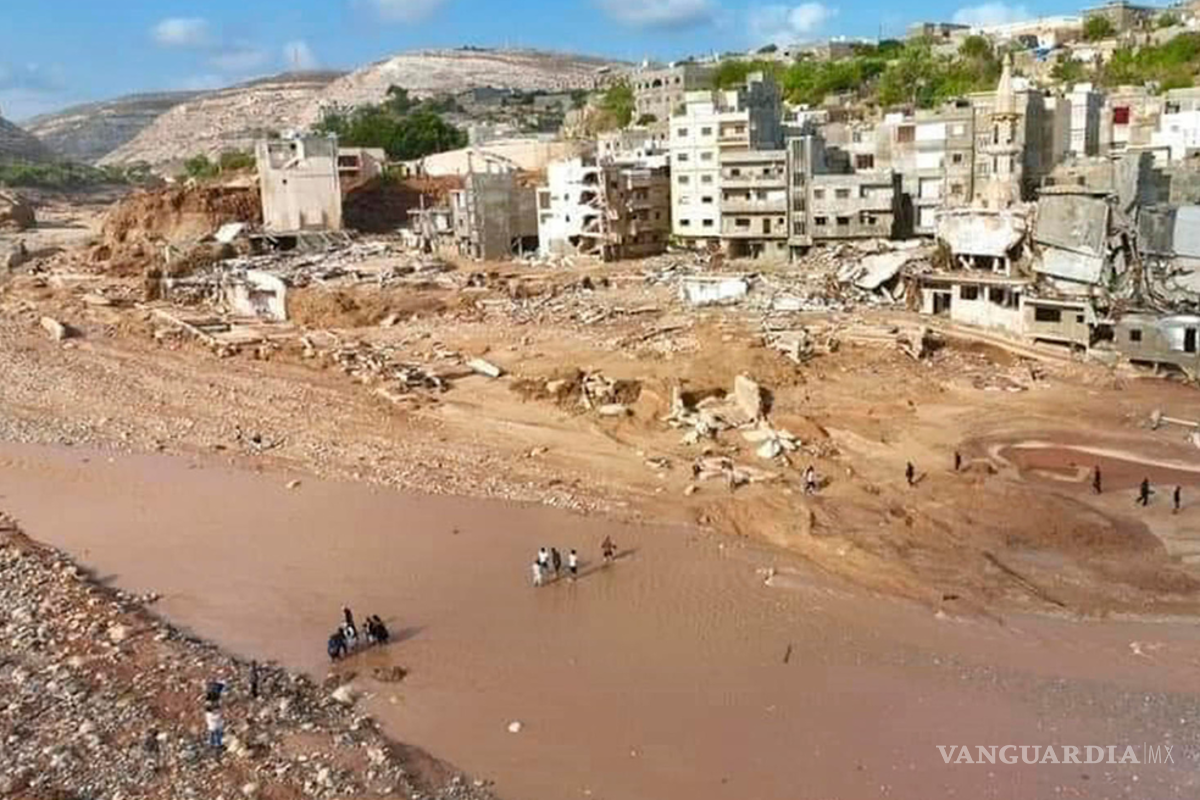 ‘El mar arroja cadáveres’, estiman 20 mil muertos en Libia tras inundaciones