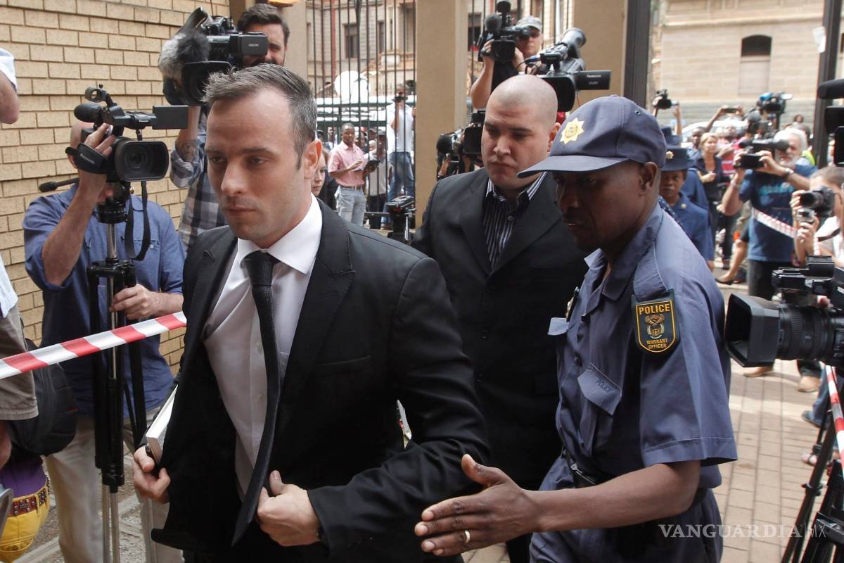 Pistorius obtiene libertad bajo fianza; permanecerá bajo arresto domiciliario
