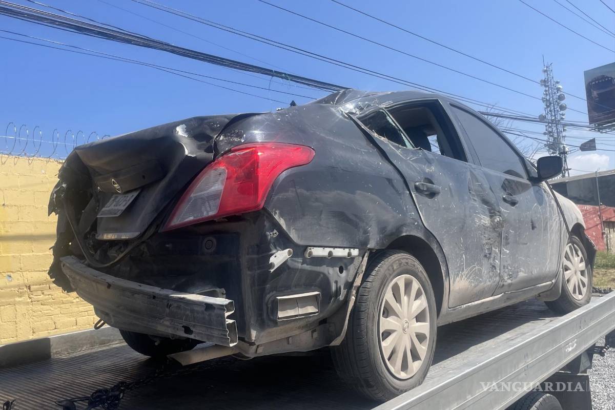 Lo chocan y lo sacan del camino; responsable huye, en Saltillo