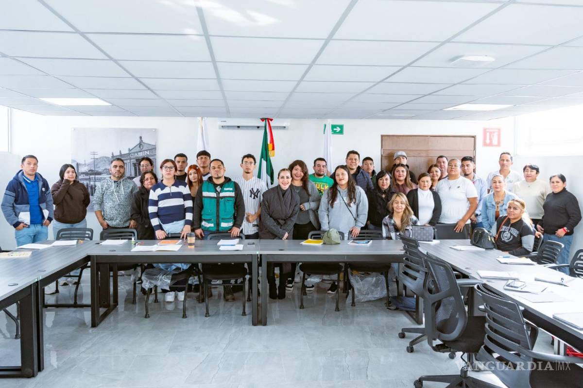 $!Al concluir sus estudios, los egresados no solo alcanzan una meta personal, sino que también acceden a mejores oportunidades laborales.