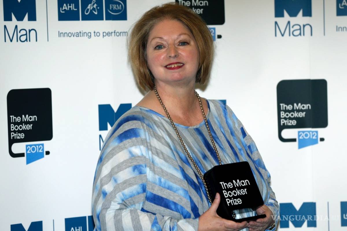 Escritora británica Hilary Mantel aspira con obtener su tercer premio literario Booker
