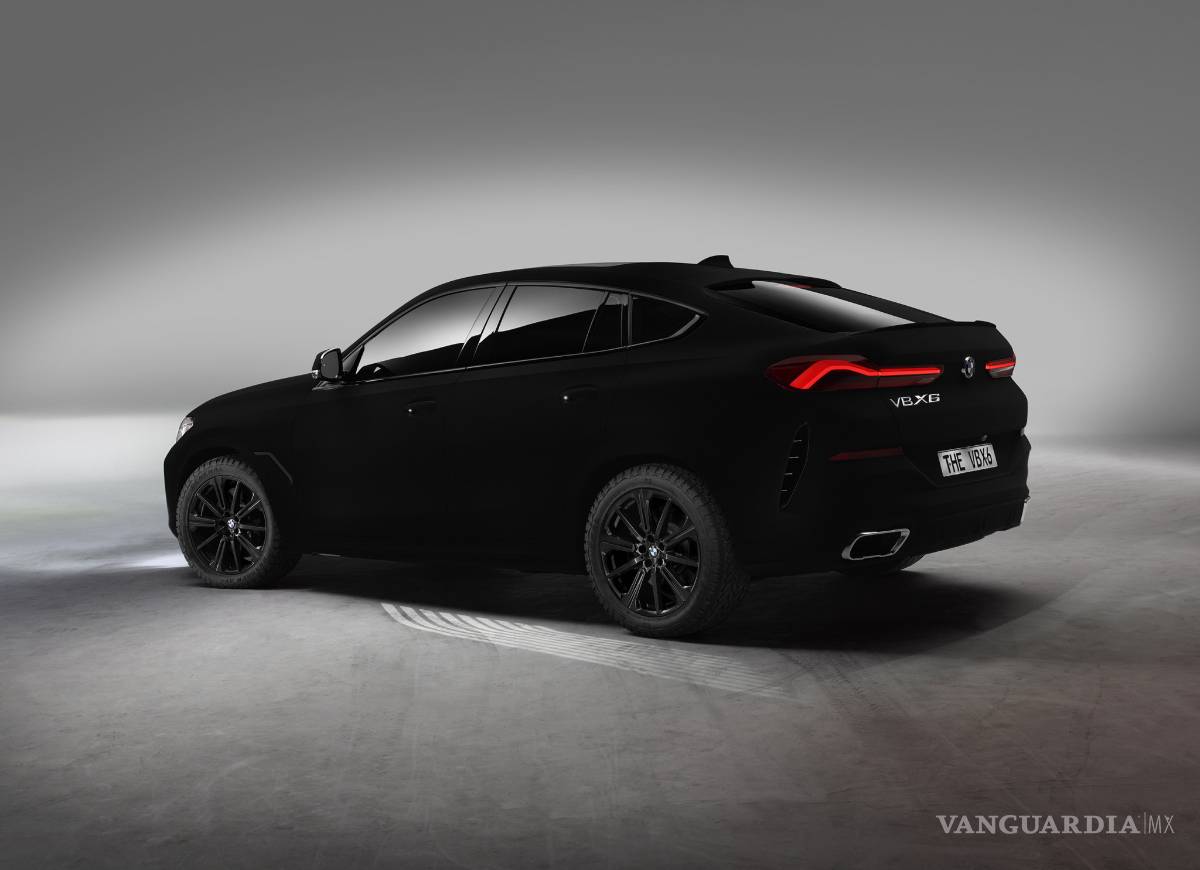 $!BMW X6 Vantablack, el auto color negro más oscuro del mundo