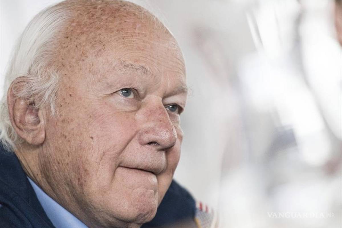 Muere Bruce McCandless, primer astronauta en flotar sin atadura en el espacio