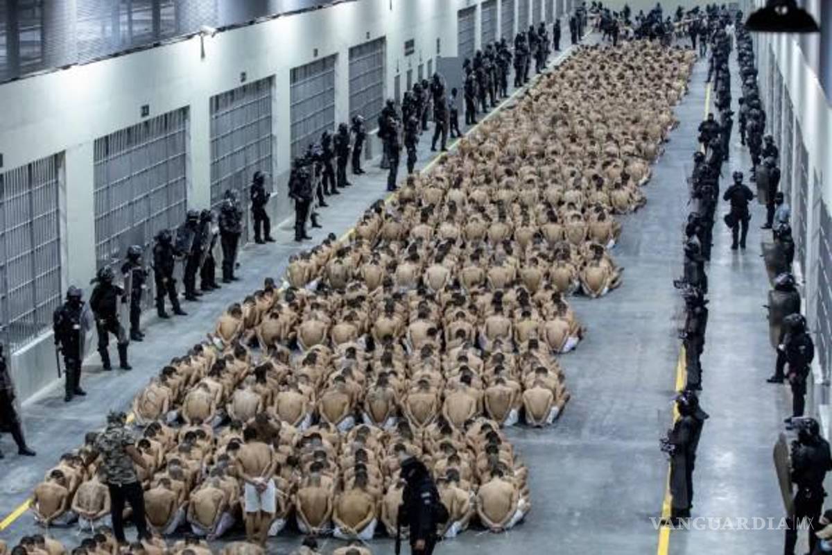 Bukele ofrece retener en su ‘mega prisión’ a migrantes criminales de cualquier país