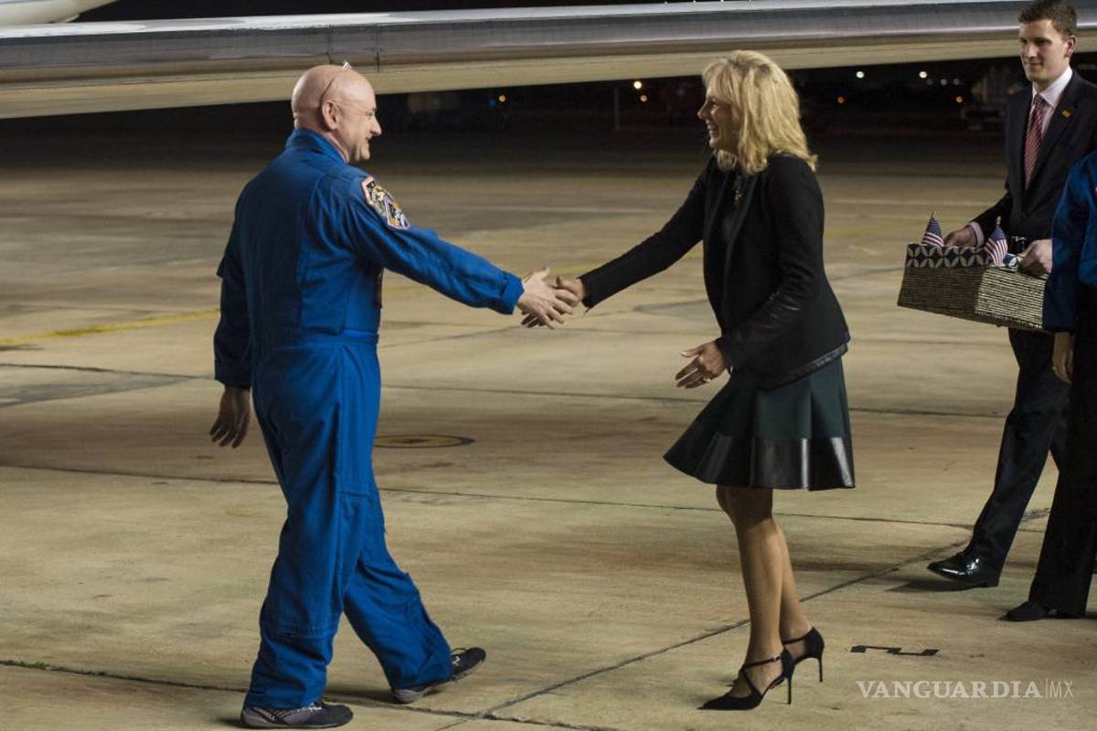 $!Scott Kelly regresa a EU tras un año en el espacio