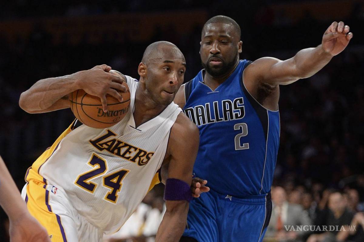 Kobe Bryant conduce a los Lakers a su primer triunfo