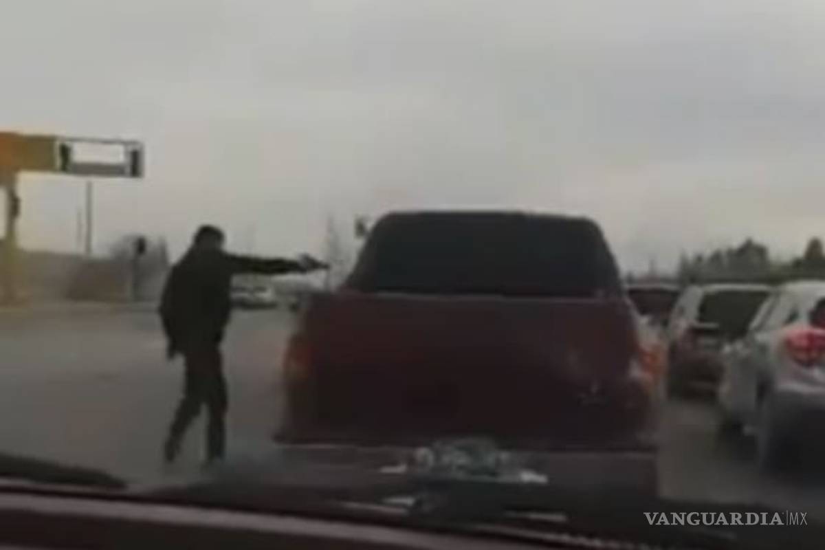 Sin piedad... el momento en que un sicario menor de edad asesina a tiros a pareja en Ciudad Juárez (video)