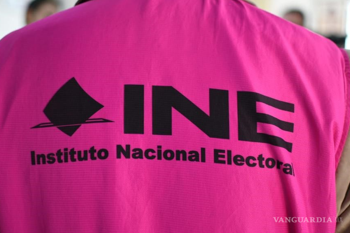 Morena pide al INE quitarse el rosa, porque es utilizado por la oposición