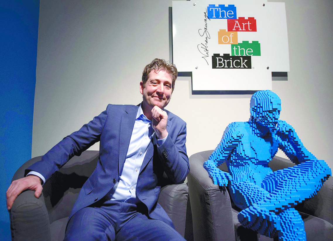 Nathan Sawaya reproduce clásicos con Lego