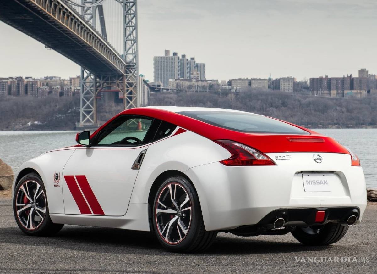$!Nissan 370Z tendría sucesor con motor V6 biturbo y caja manual, el 400Z