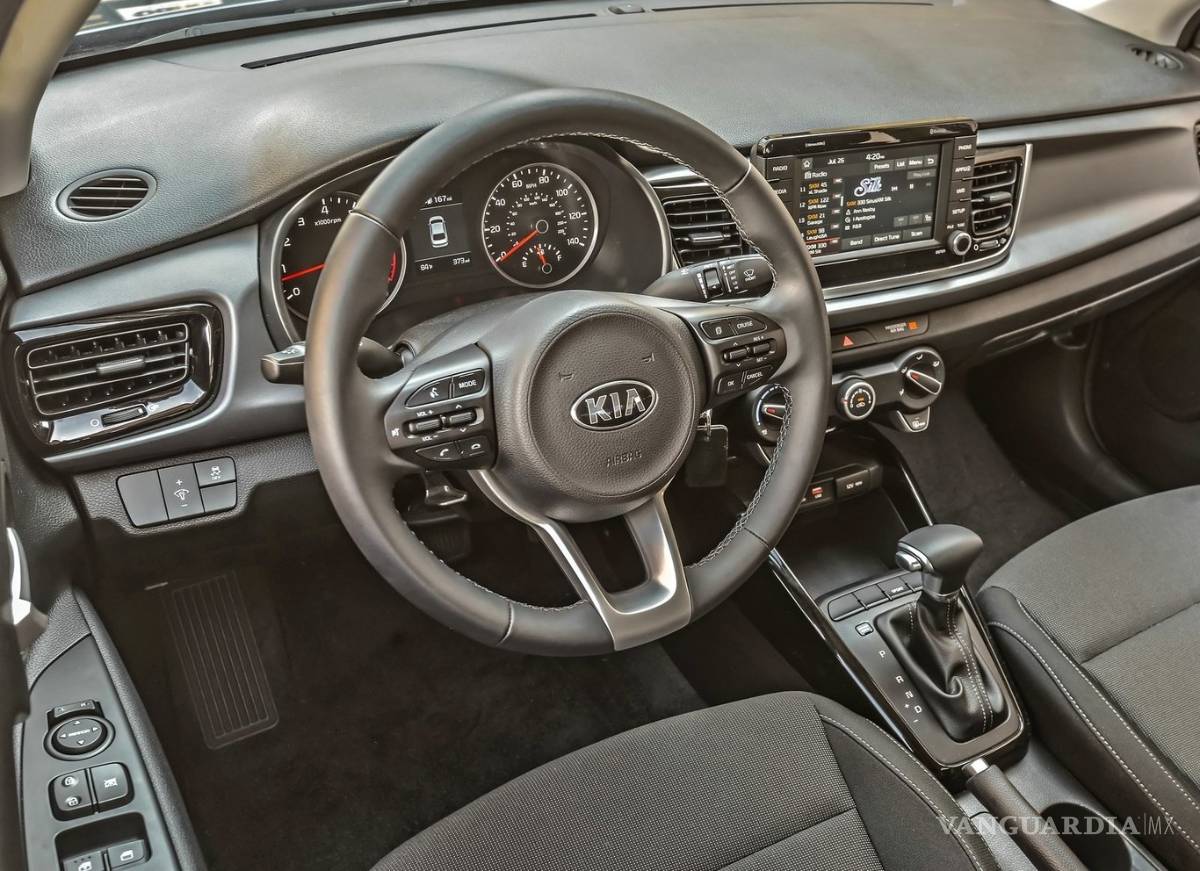 $!KIA Rio Sedán con mejor equipamiento para su versión de acceso en México