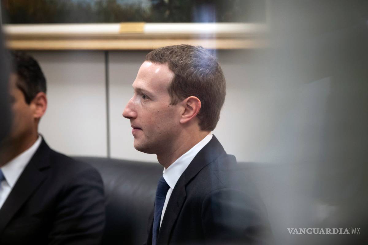 Zuckerberg se reúne con legisladores previo a audiencia