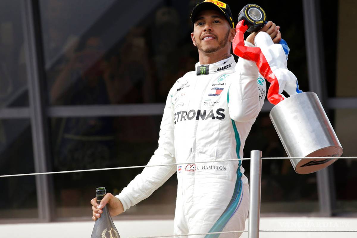 Hamilton domina el GP de Francia y recupera liderato; 'Checo' abandona la carrera