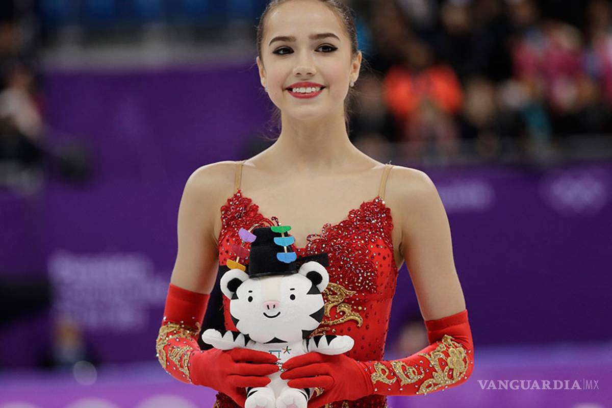 La rusa Alina Zagitova gana el oro olímpico de patinaje artístico