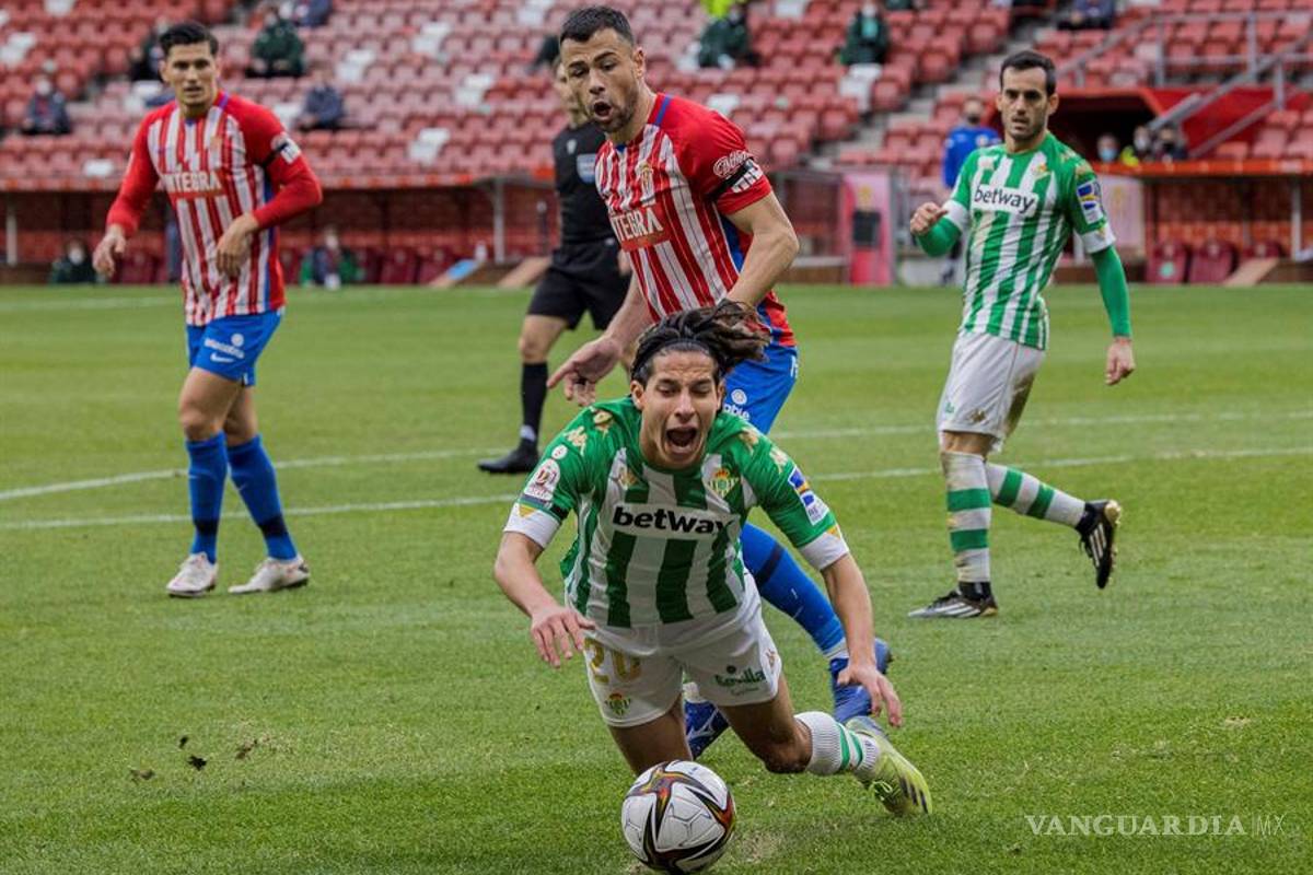 Lainez titular en la victoria del Betis