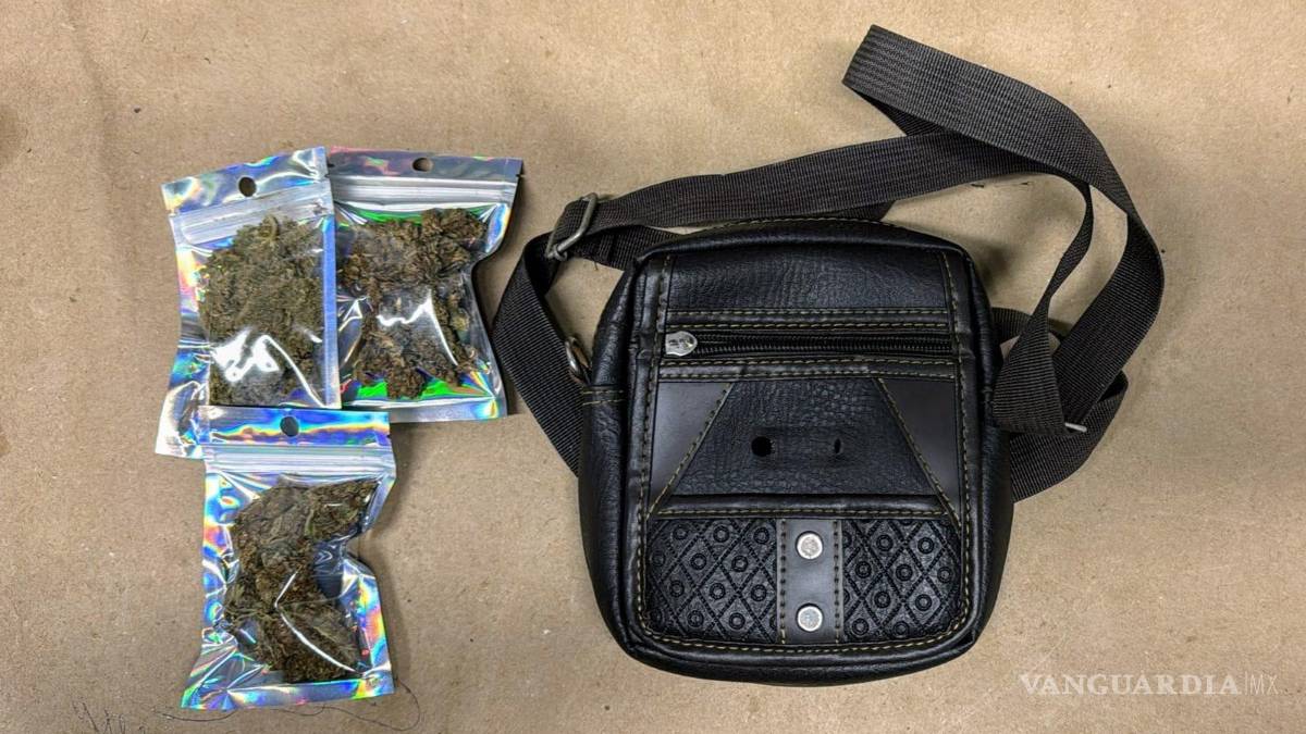 Vinculan a cuatro tras ser sorprendidos con más de 2 kilos de cristal, en Nuevo León