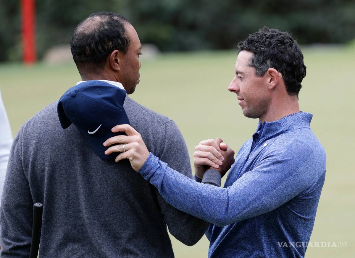 $!Tiger Woods le gana a Rory McIlroy pero es eliminado inmediatamente después en Cuartos de Final