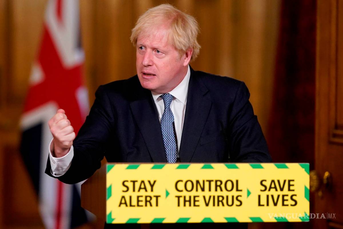 Prevé Johnson reabrir escuelas para septiembre