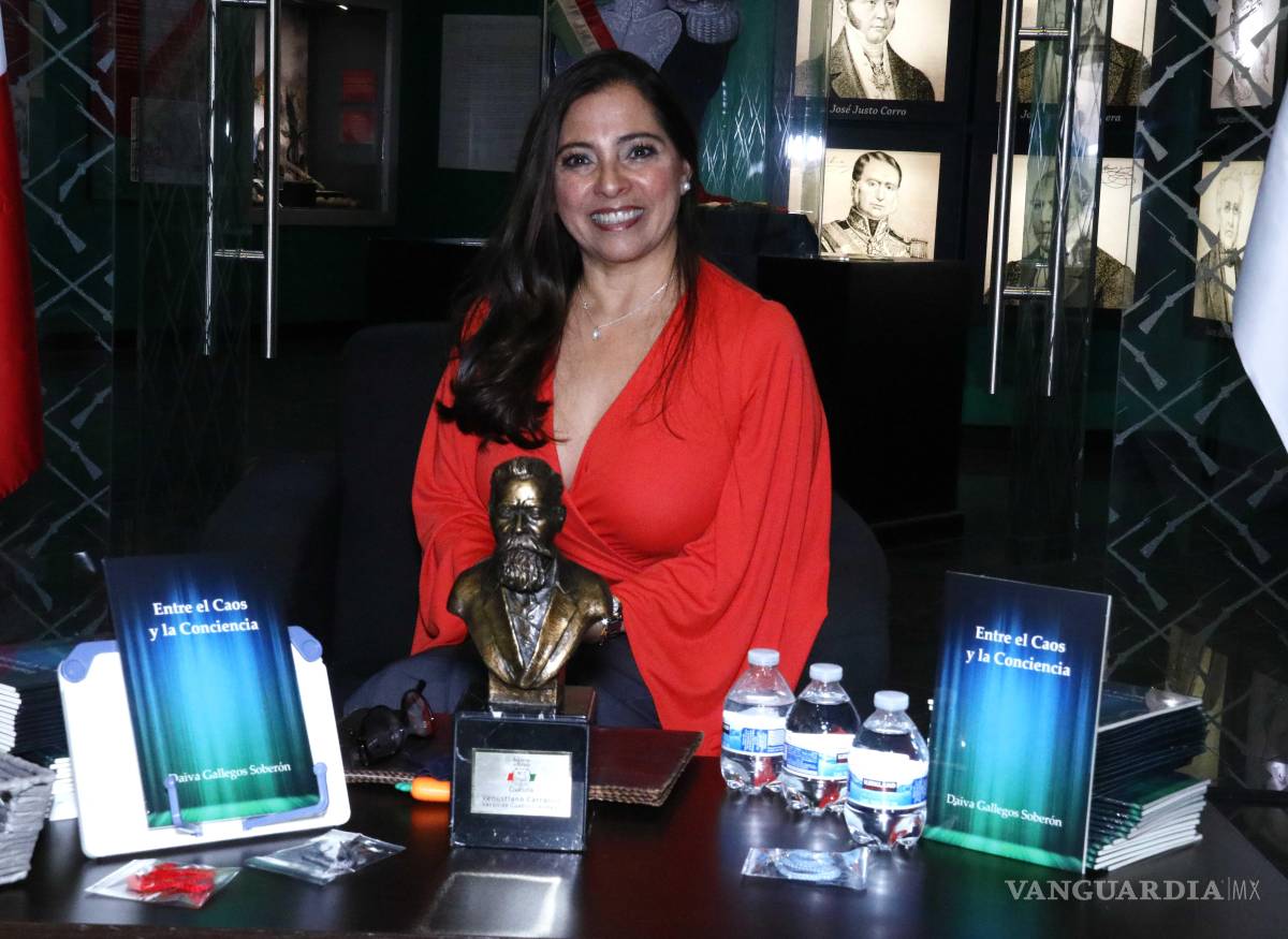 $!Presenta Daiva Gallegos en Saltillo su libro ‘Entre el caos y la conciencia’