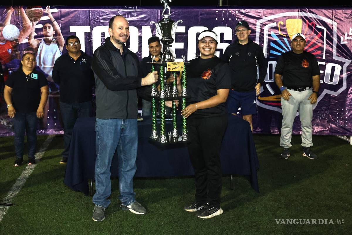 $!Iron Tupy se coronó campeón en softbol tras un duelo reñido ante Sofbol Rockies.