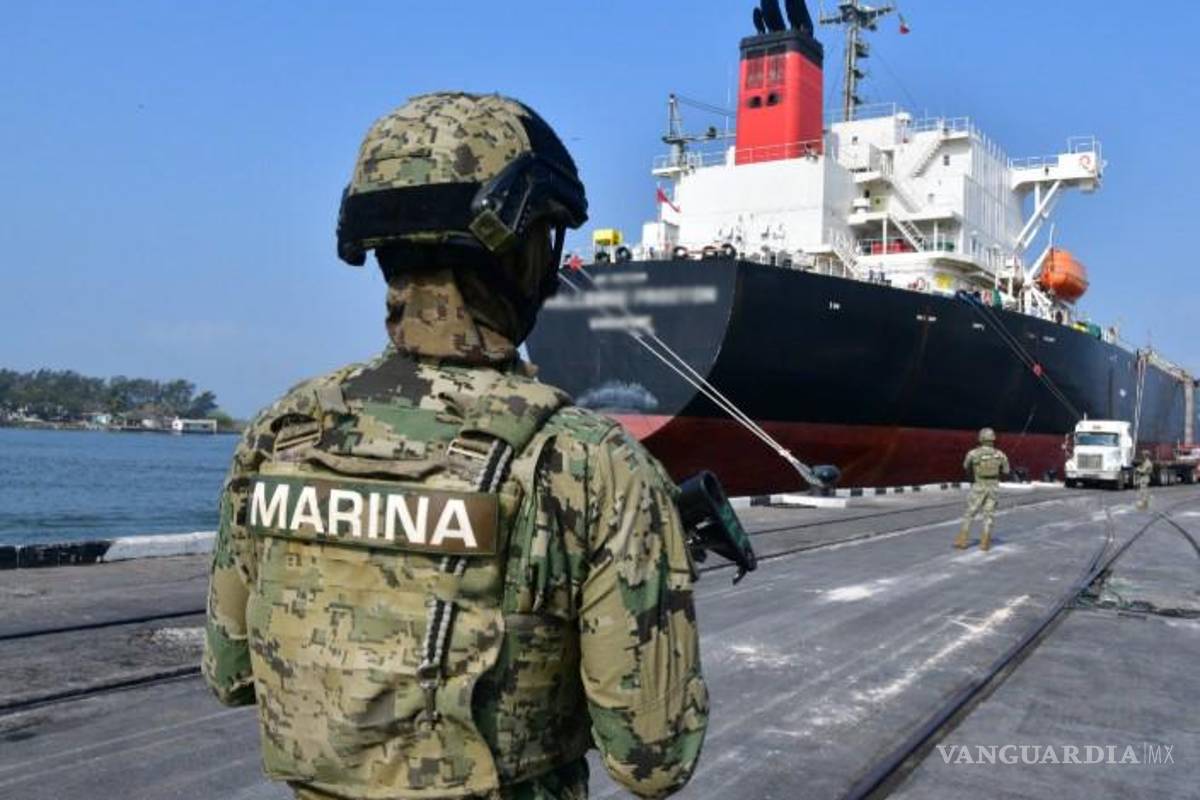 Así funcionaba la red de huachicol fiscal operada por marinos, funcionarios y agentes aduanales