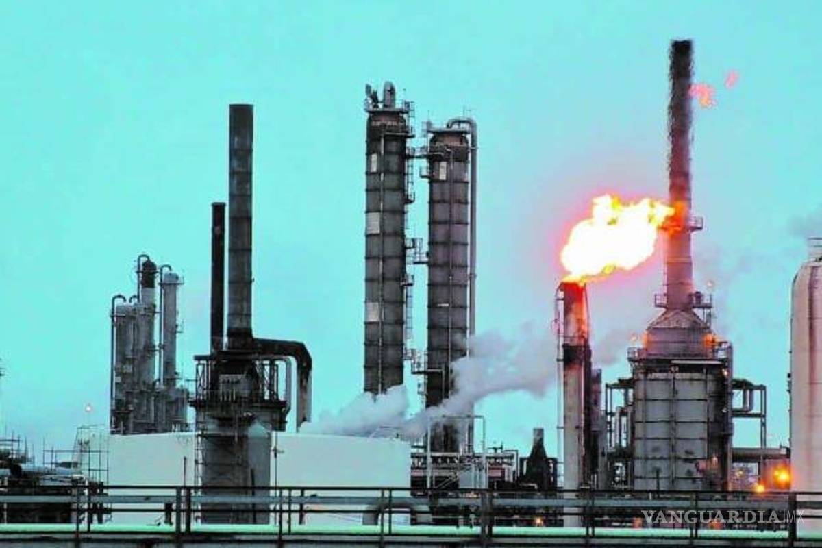 Refinería de Cadereyta sería responsable de olores en Zona Metropolitana de Monterrey, según Samuel García
