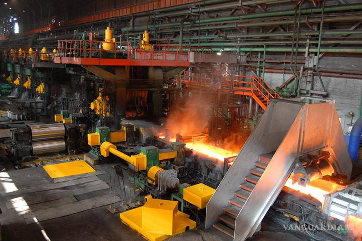 Oficinas y dos plantas de AHMSA se quedaron sin luz por no pagar 129 millones de pesos a la CFE