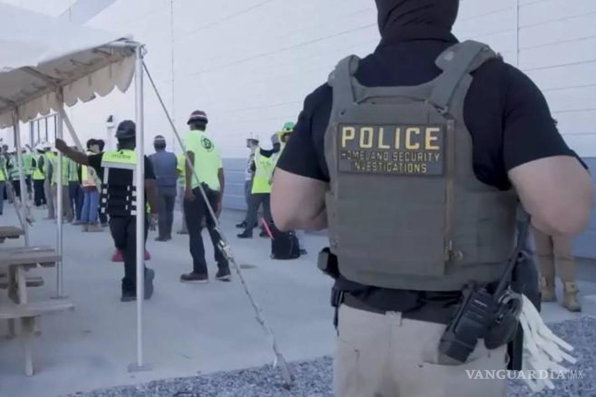 Corea del Sur envía avión a EU para repatriar a trabajadores detenidos en redada migratoria de Hyundai